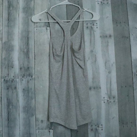 Old Navy | Women's Active Go Dry Fitted Tank Top - Picture 5 of 10